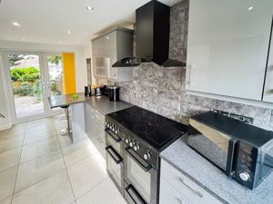 Kitchen- click for photo gallery